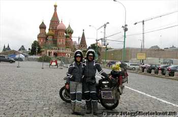 la_moto_d'avanti_a_san_Basilio
